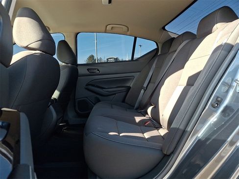 Used 2023 Nissan Altima 2.5 SV image 10