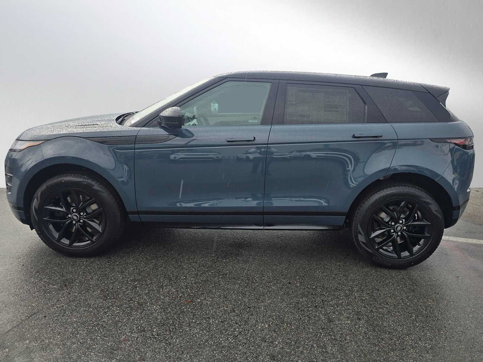 New 2026 Land Rover Range Rover Evoque Dynamic SE AWD/4WD image 2