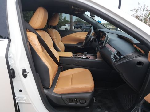 Certified 2025 Lexus RX 350 Premium Plus image 15