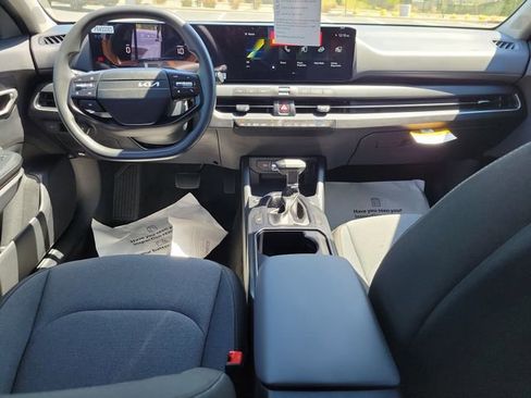 New 2026 Kia K4 LXS image 15