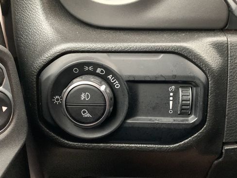 Used 2023 Jeep Gladiator Overland AWD/4WD image 14