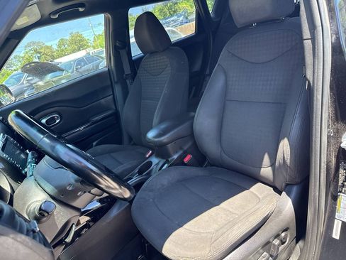 Used 2014 Kia Soul ! w/ Sun & Sound Package FWD image 14