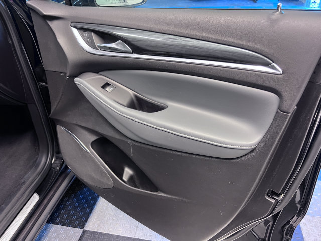 Used 2018 Buick Enclave Essence AWD/4WD image 12