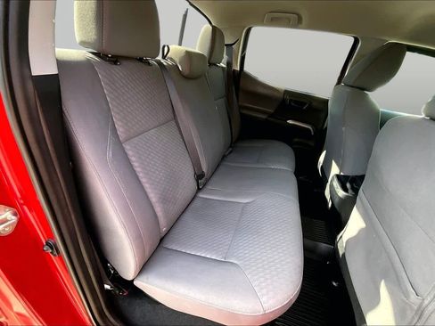Certified 2020 Toyota Tacoma SR5 AWD/4WD image 18