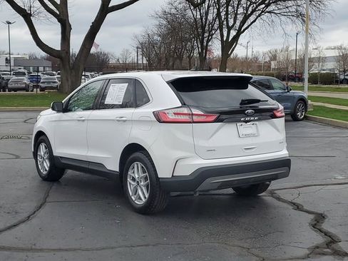 Used 2023 Ford Edge SEL w/ Convenience Package image 3