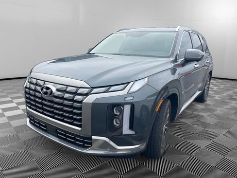 Used 2025 Hyundai Palisade Calligraphy image 3