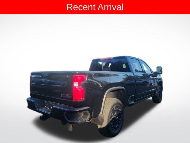 Used 2024 Chevrolet Silverado 3500 High Country w/ High Country Premium Package AWD/4WD image 2