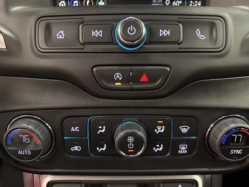 Used 2023 GMC Terrain SLE w/ Driver Convenience Package AWD/4WD image 16