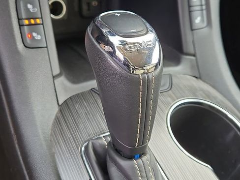 Used 2018 GMC Acadia SLT image 17