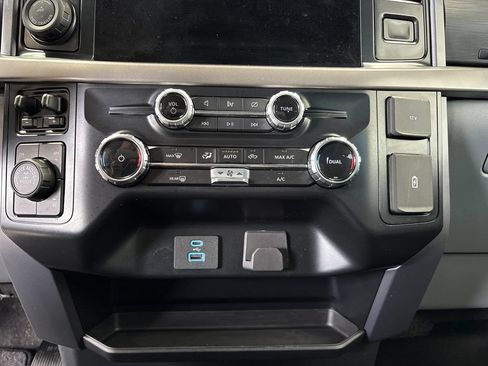 Used 2024 Ford F150 XLT w/ Tow/Haul Package AWD/4WD image 18