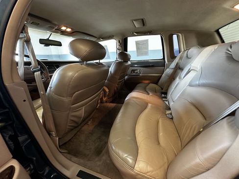 Used 1997 Lincoln Town Car Signature RWD image 17