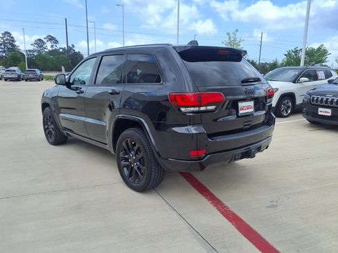 Used 2021 Jeep Grand Cherokee Laredo X RWD image 8