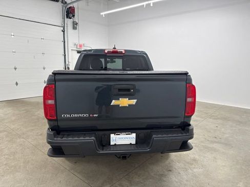 Used 2017 Chevrolet Colorado Z71 AWD/4WD image 6