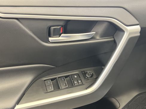 Used 2024 Toyota RAV4 XLE FWD image 14