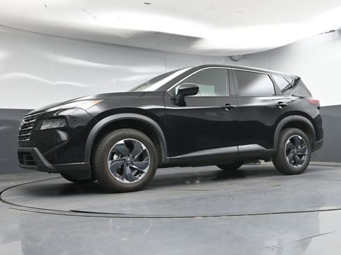 Certified 2025 Nissan Rogue SV FWD image 21