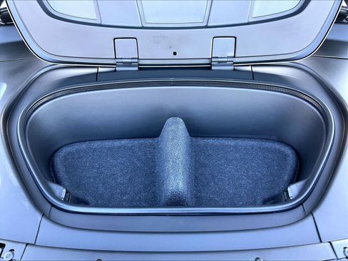 Used 2023 Volvo XC40 Recharge Ultimate image 34