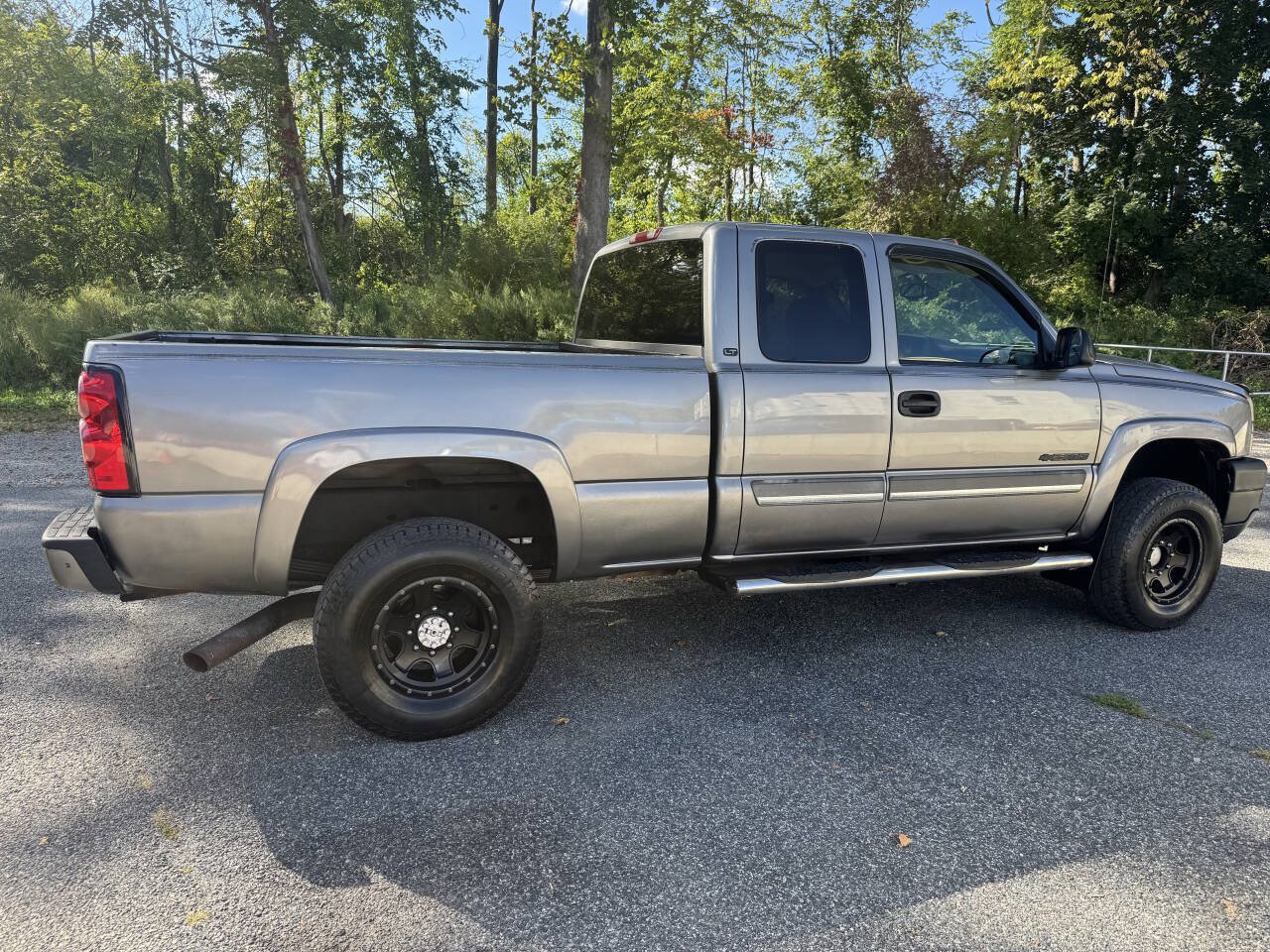 Used 2006 Chevrolet Silverado 2500 LT w/ Snow Plow Prep Package AWD/4WD image 6