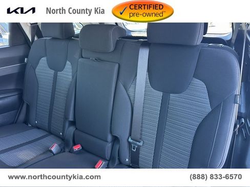 Certified 2025 Kia Sorento LX image 16