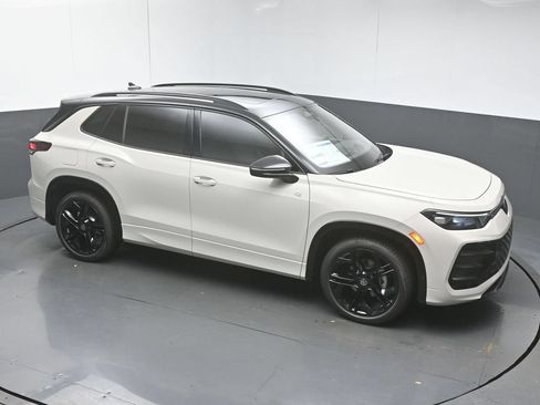 New 2026 Volkswagen Tiguan SE R-Line FWD image 44