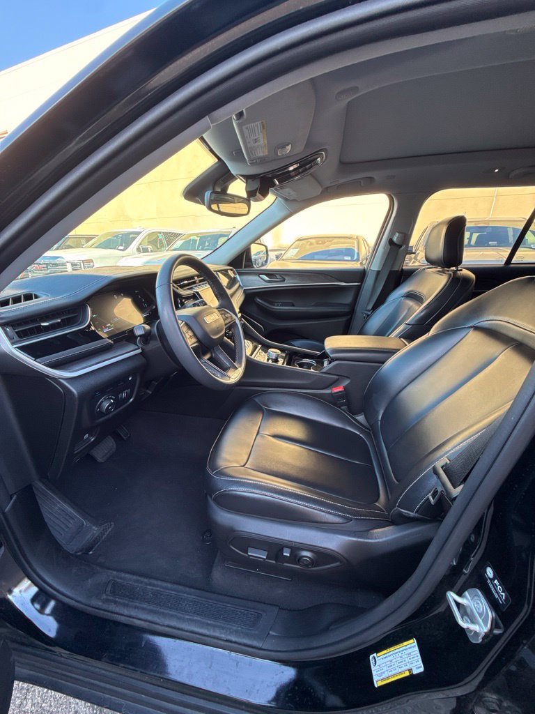 Used 2023 Jeep Grand Cherokee 4WD 4xe image 13