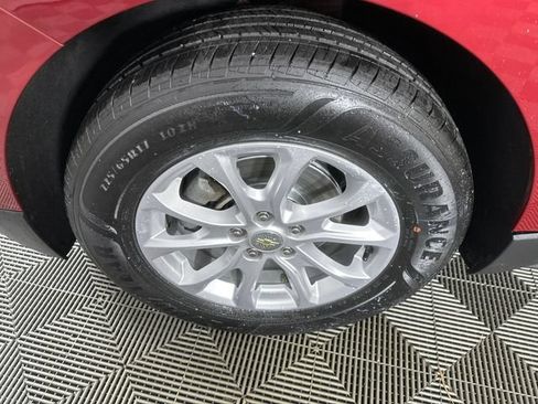 Used 2020 Chevrolet Equinox LT FWD image 2
