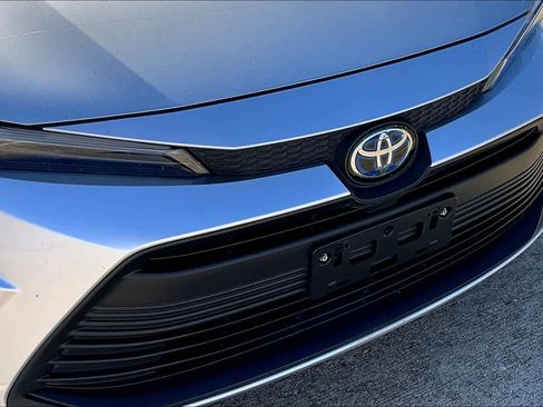 Used 2023 Toyota Corolla LE image 29