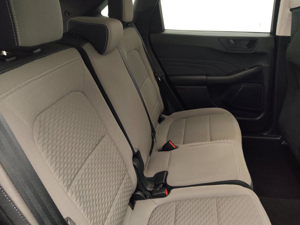 Used 2022 Ford Escape SE w/ Cold Weather Package FWD image 19