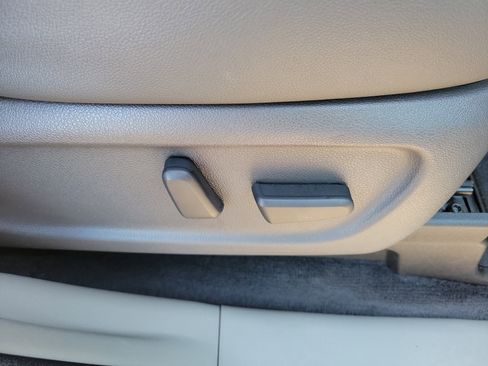 Used 2015 Kia Sedona SX image 9