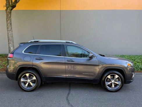 Used 2019 Jeep Cherokee Limited AWD/4WD image 9