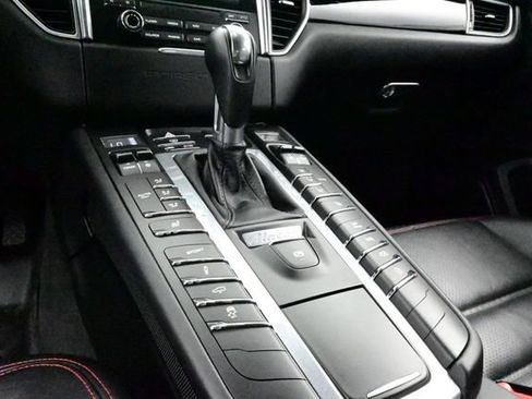 Certified 2018 Porsche Macan GTS AWD/4WD image 11