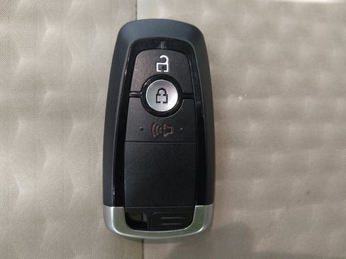 Used 2021 Ford Escape SE image 32