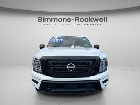 Used 2024 Nissan Titan SV w/ SV Bronze Edition Package image 4
