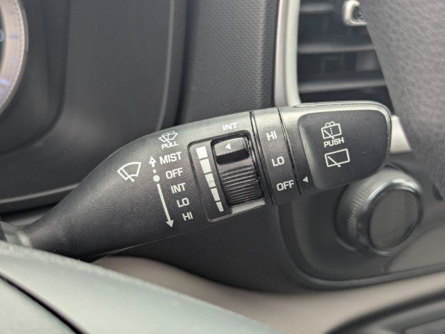 Used 2020 Hyundai Venue SEL FWD image 21
