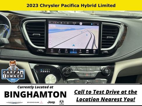 Used 2023 Chrysler Pacifica Limited FWD image 11