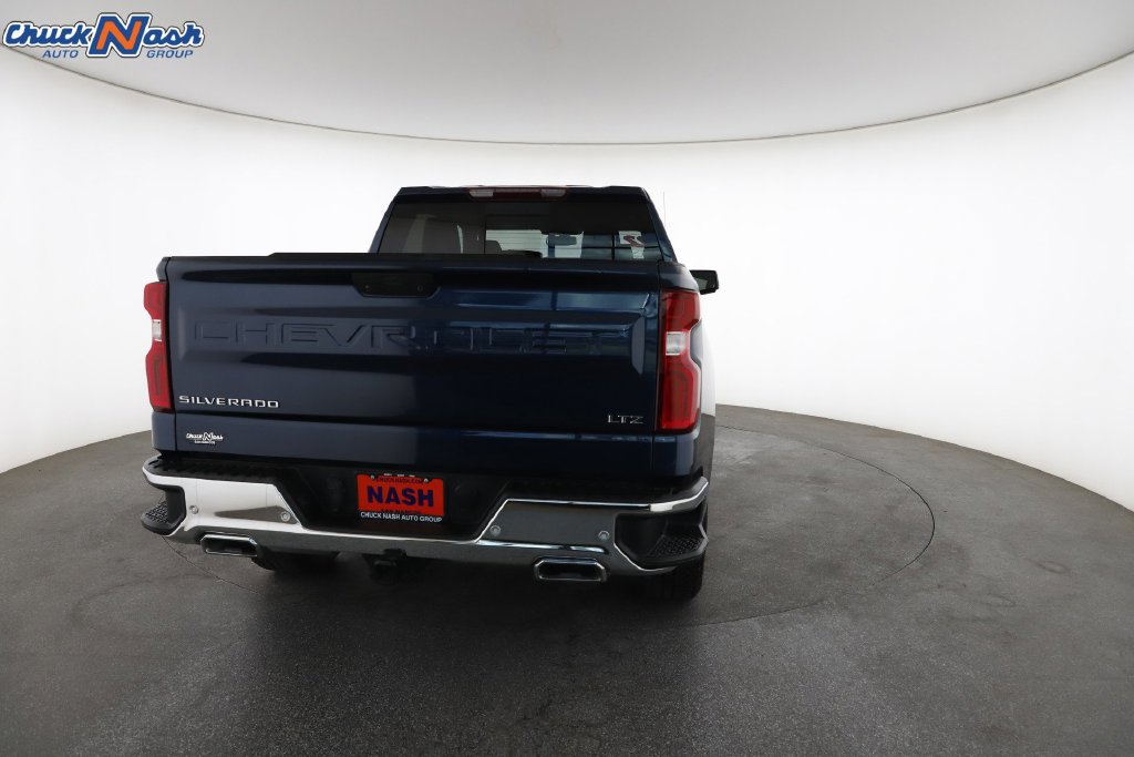 Used 2022 Chevrolet Silverado 1500 LTZ w/ Z71 Off-Road Package AWD/4WD image 11
