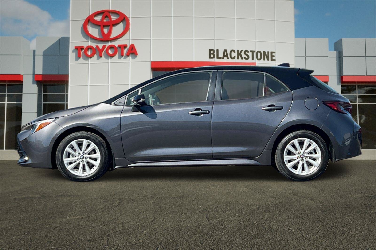 Used 2027 Toyota Corolla SE w/ SE Premium Package FWD image 6