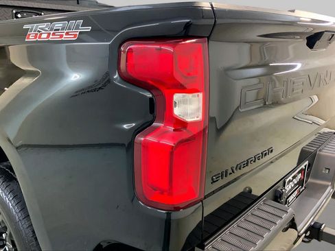 Used 2022 Chevrolet Silverado 1500 LT Trail Boss w/ Convenience Package II AWD/4WD image 28