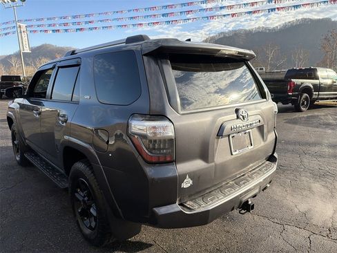 Used 2019 Toyota 4Runner SR5 image 6