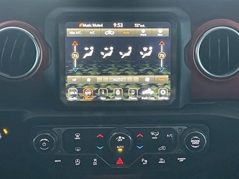 Used 2021 Jeep Gladiator Rubicon image 16