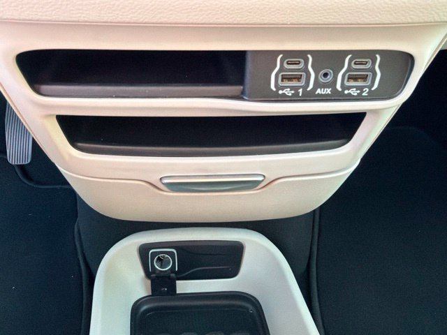 Used 2024 Chrysler Pacifica Touring-L FWD image 36