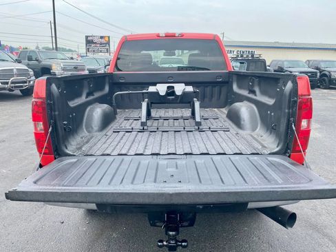 Used 2014 Chevrolet Silverado 2500 LT w/ Custom Sport Truck Package AWD/4WD image 5