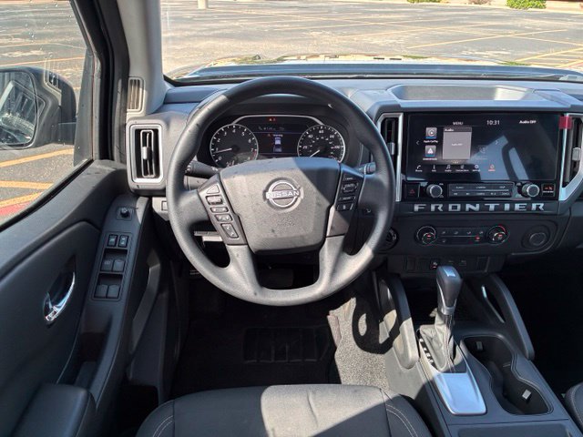 Certified 2025 Nissan Frontier SV AWD/4WD image 13