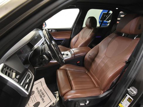 Used 2022 BMW X5 xDrive40i w/ M Sport Package AWD/4WD image 12