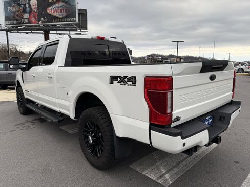 Used 2022 Ford F250 Lariat w/ Black Appearance Package image 7