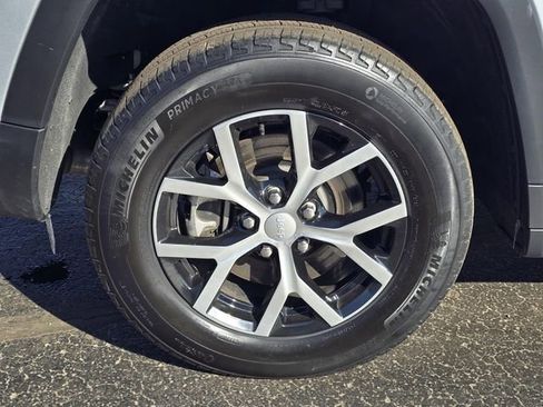 Used 2024 Jeep Grand Cherokee L Limited w/ Luxury Tech Group II image 36