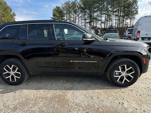 Certified 2024 Jeep Grand Cherokee Limited image 7