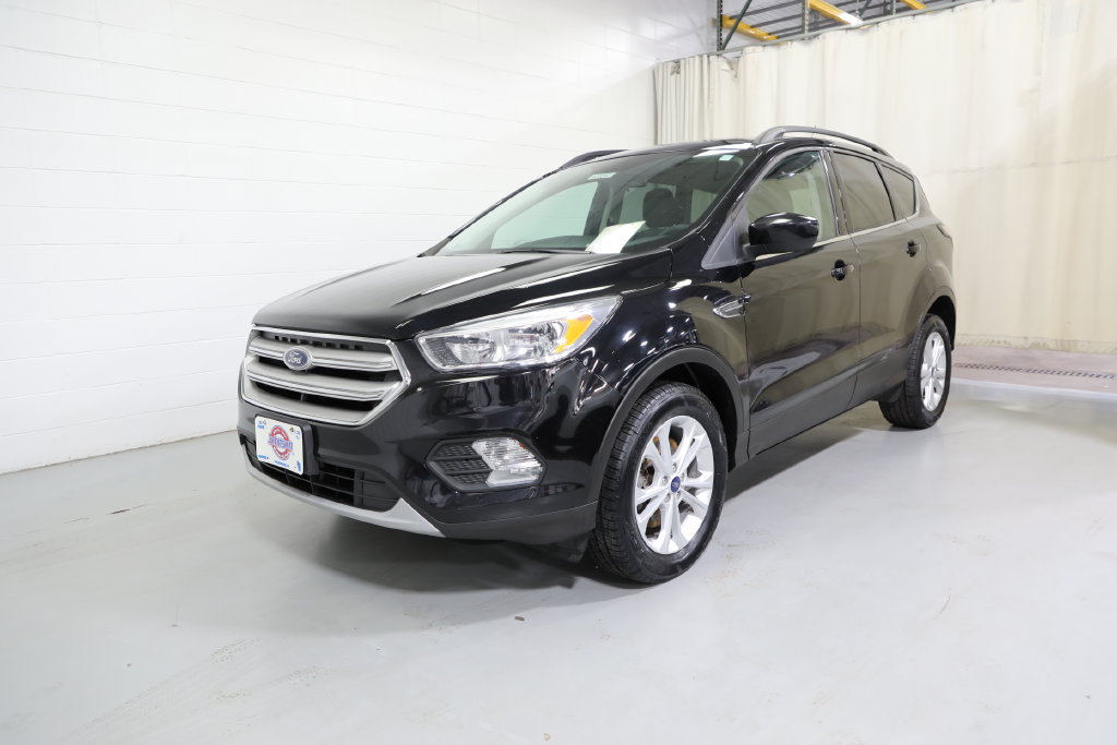Used 2018 Ford Escape SE w/ SE Sync 3 Package AWD/4WD image 1