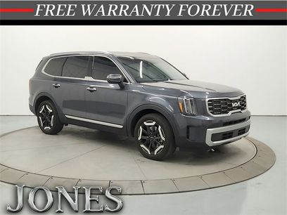 Used 2024 Kia Telluride S w/ S Sunroof Package