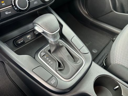 Used 2025 Kia Soul LX w/ LX Technology Package image 35