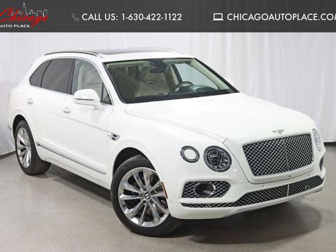 Used 2017 Bentley Bentayga AWD/4WD image 1